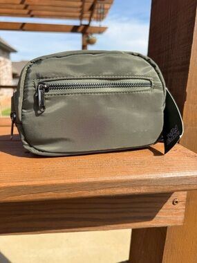 NWT Wild Fable Olive Green Belt Bag Travel